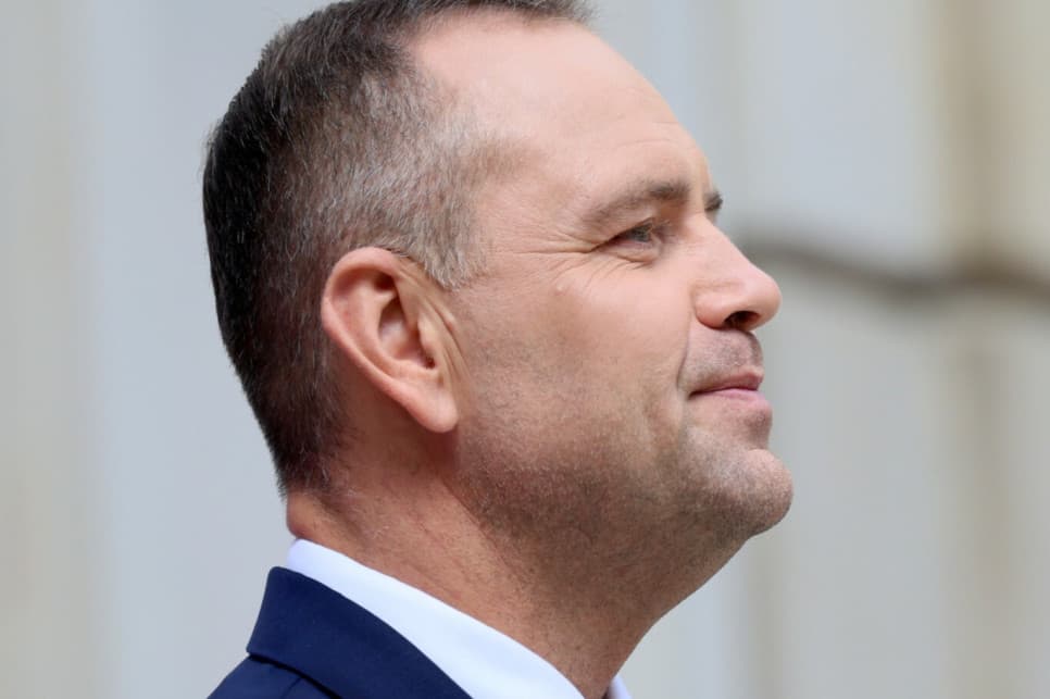 Nowy sondaż zaufania: Prezydent Nawrocki odjeżdża rywalom