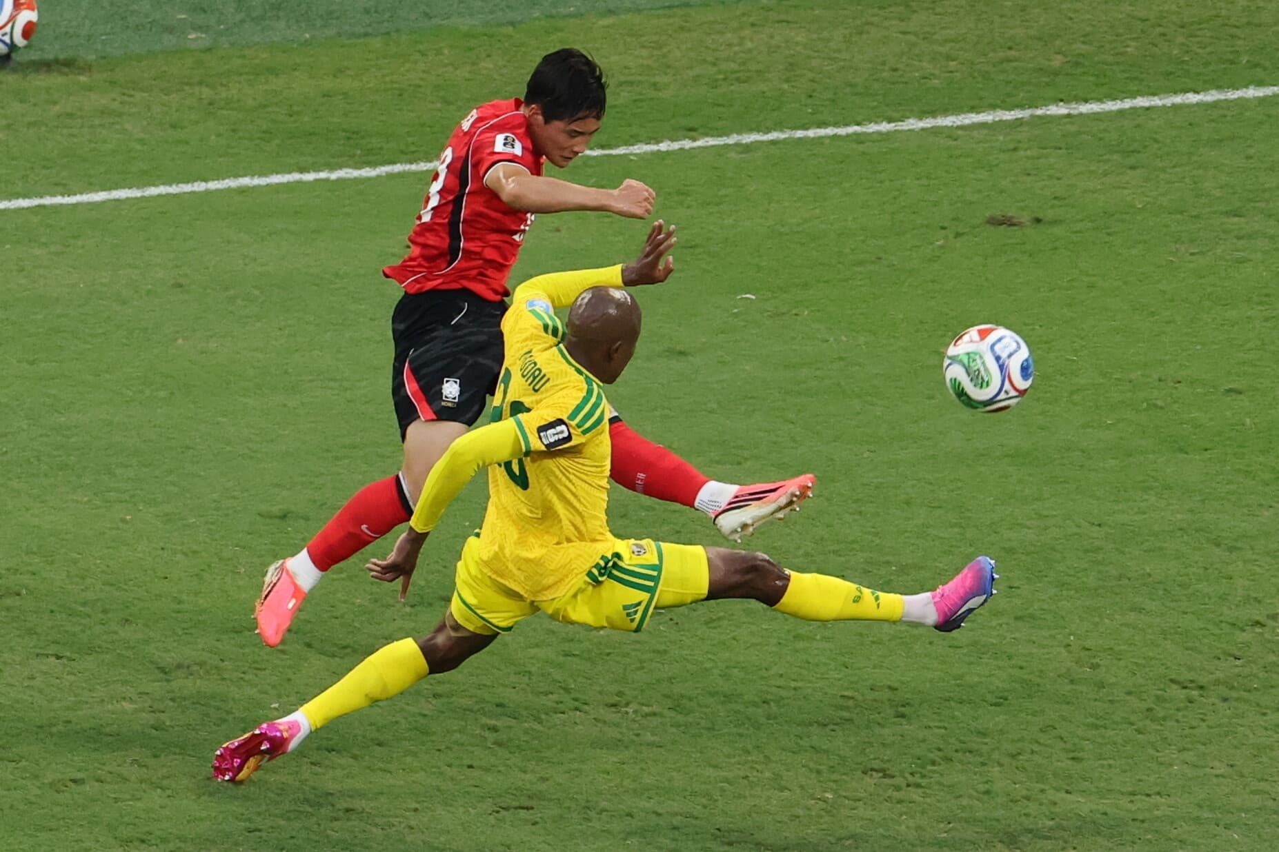 🇵🇱 PolskaWielka niespodzianka na mundialu. RPA świętuje historyczny awansRMF24 Fakty·21 min temu↗