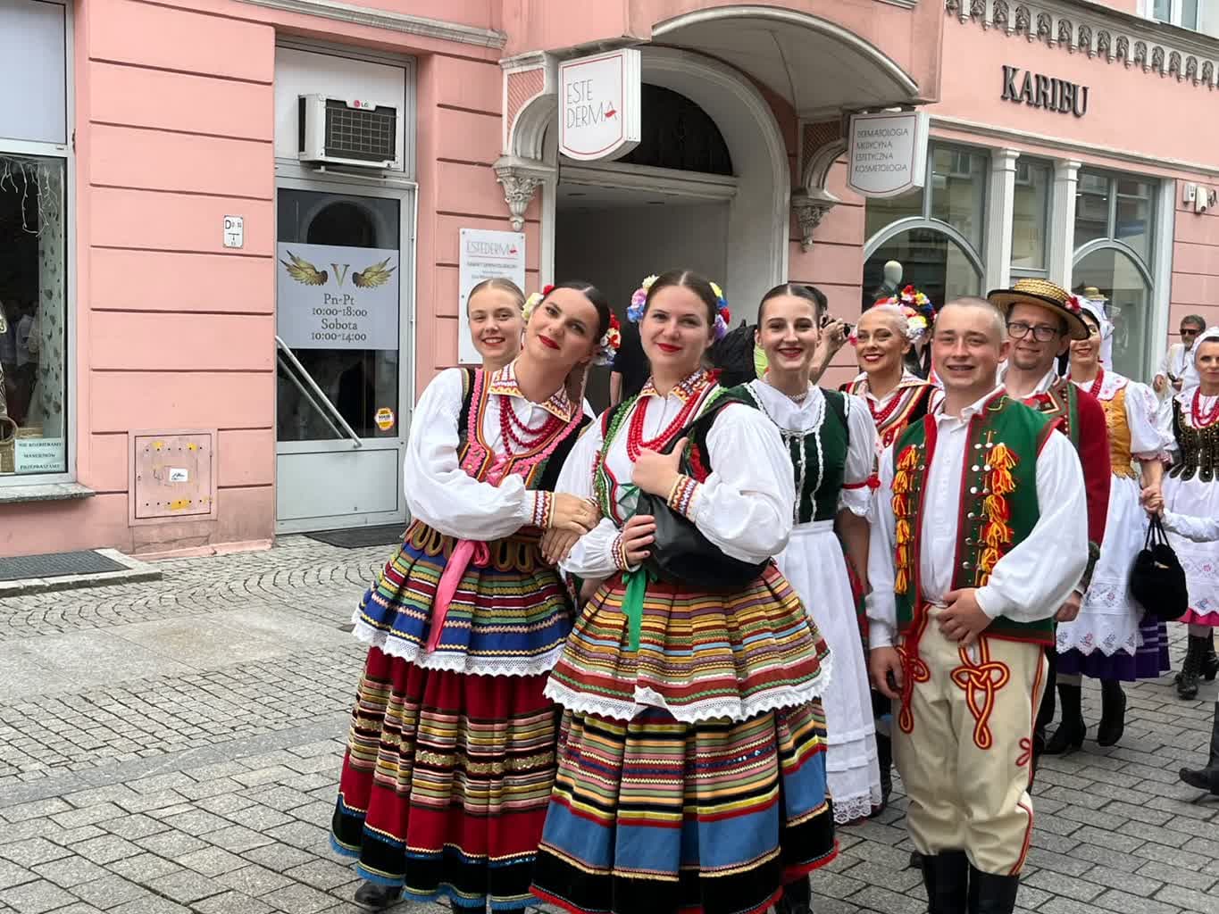 Tańce, śpiew i integracja – ruszył Międzynarodowy Festiwal Folkloru