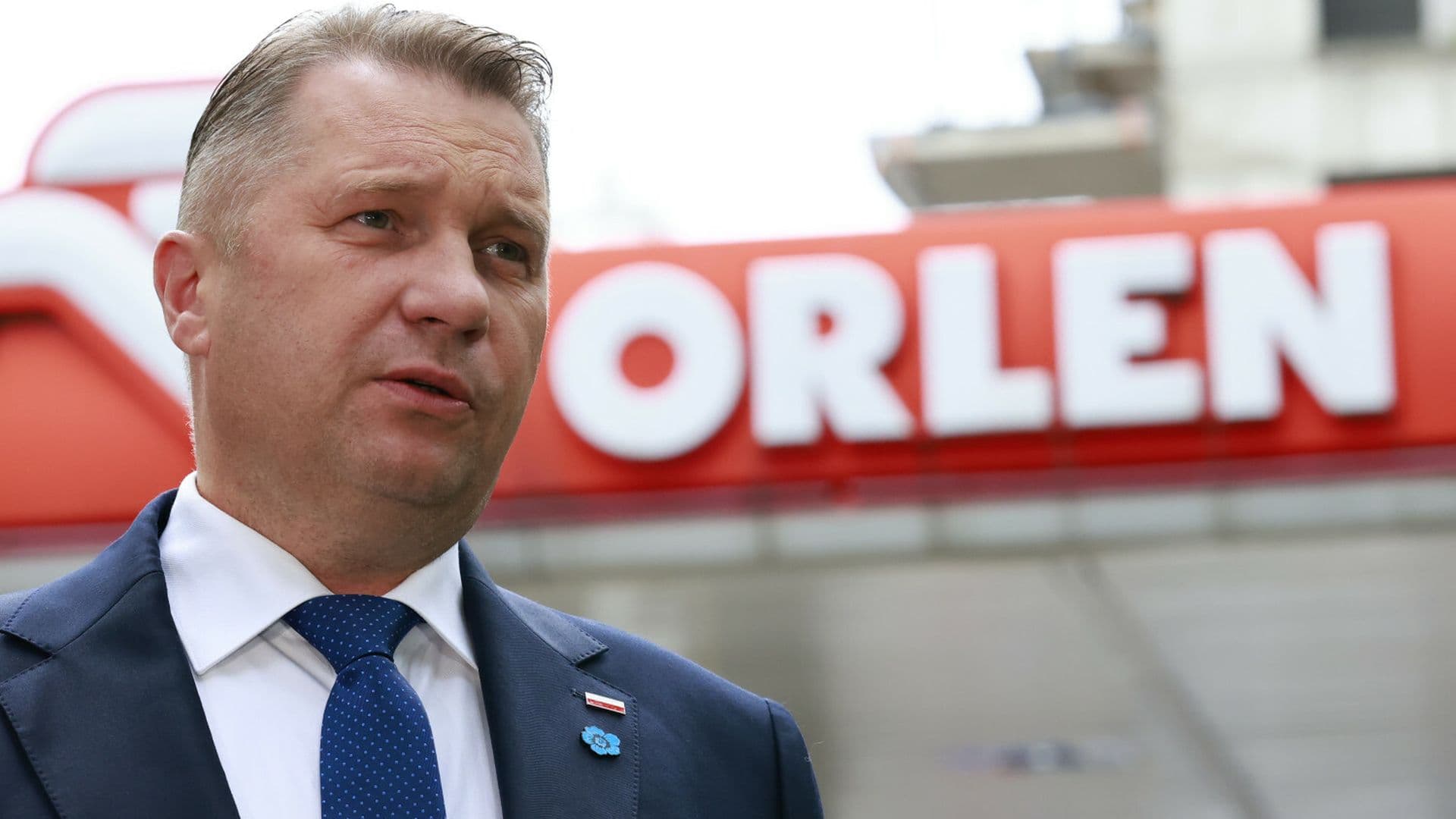 Nowy pomysł PiS na ceny paliw. Przemysław Czarnek o łupieniu Polaków