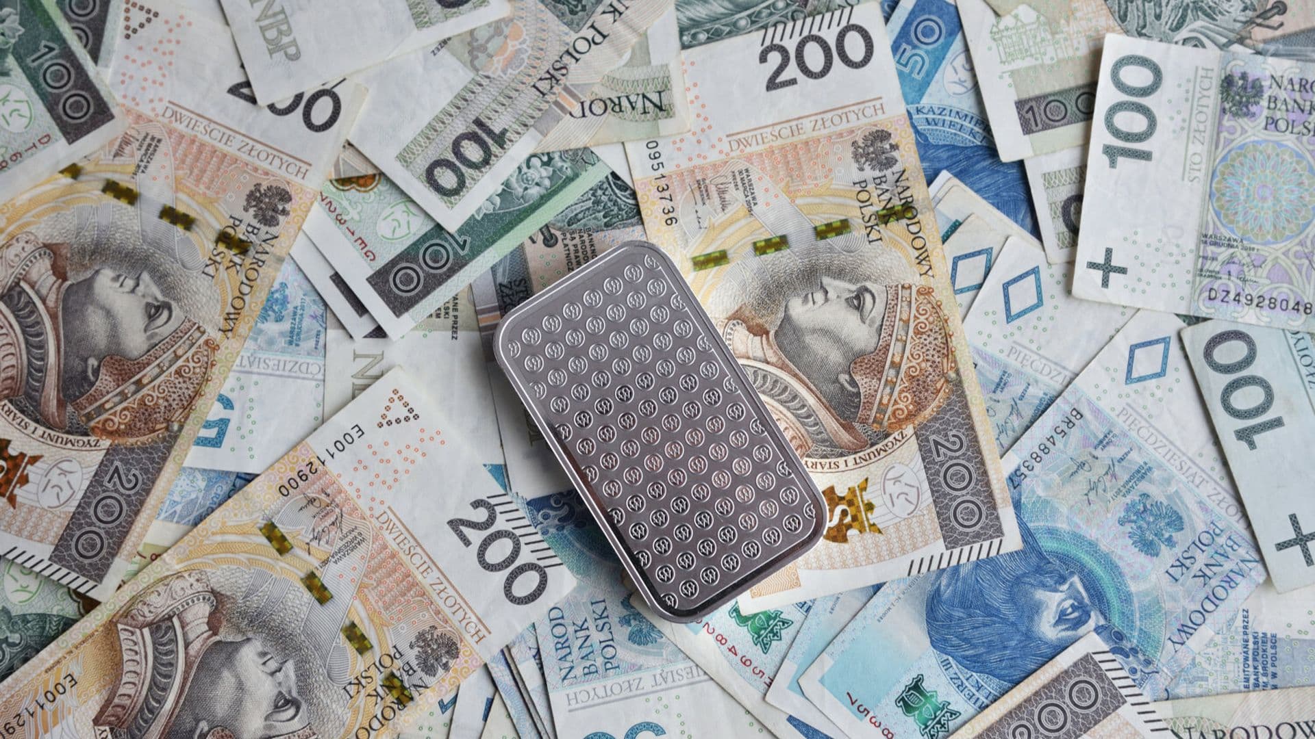 Tak Polacy lokują pieniądze. Widać spore różnice
