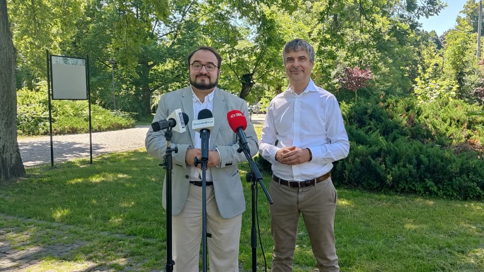 Błażej Papiernik i Radosław Lubczyk zarzucają wicemarszałkowi niewykonanie wyroku