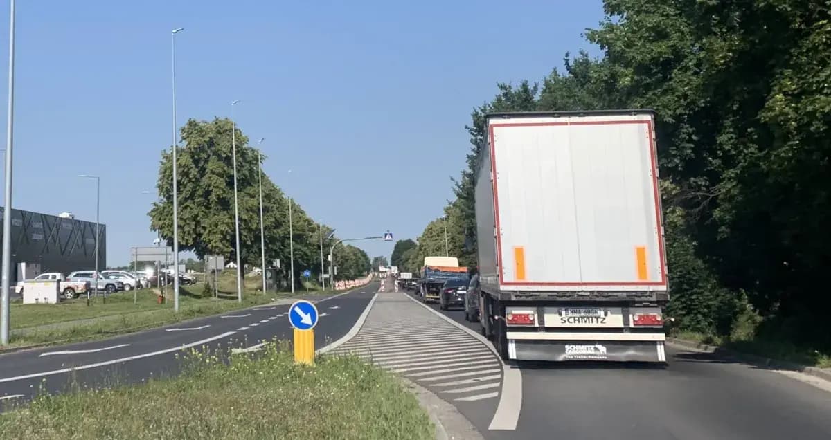 Roboty ruszyły i od razu zrobił się korek na drodze wyjazdowej ze Stargardu