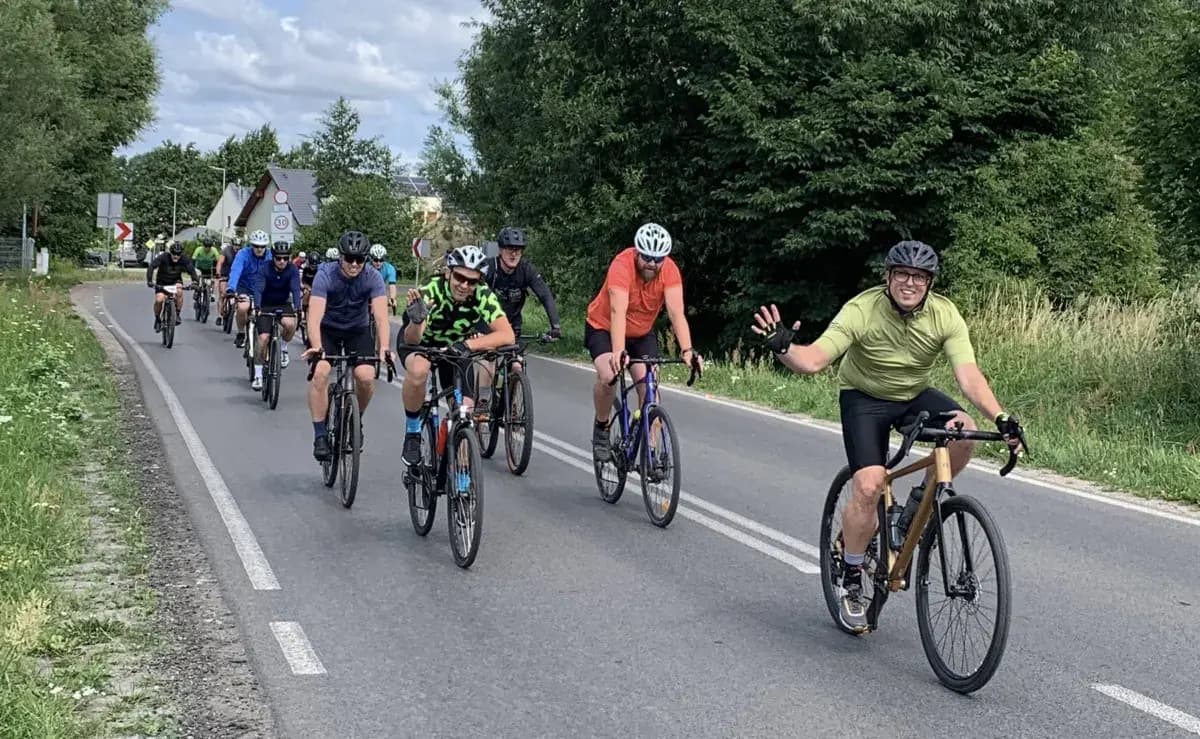 Dwudziesty raz pojechali na rowerach wokół podstargardzkiego jeziora Miedwie