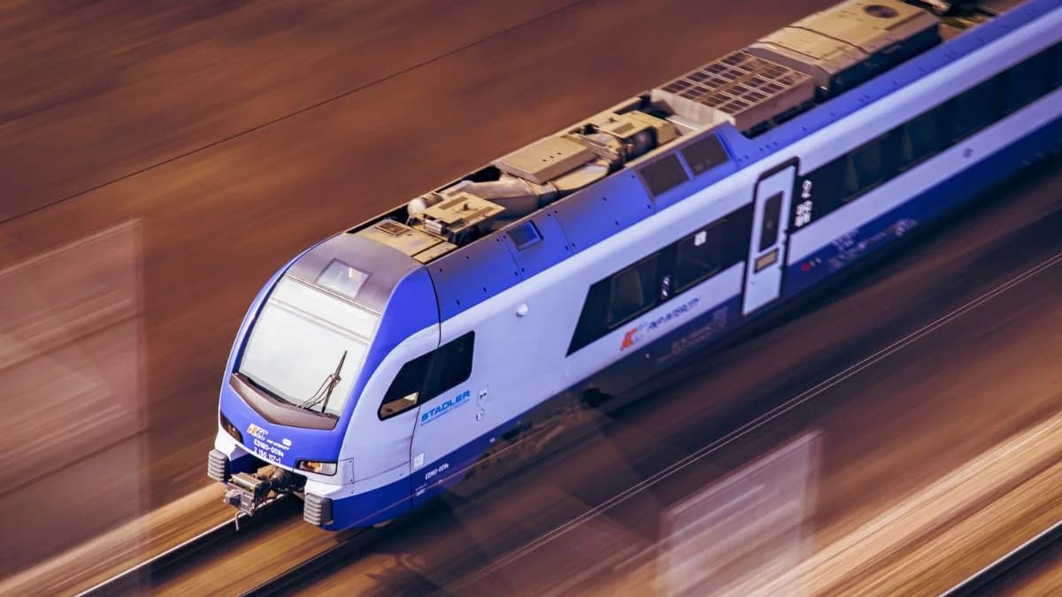 Zawodne Wi-Fi w pociągach PKP Intercity. Przewoźnik wie, gdzie są problemy, ale pasażerów nie informuje