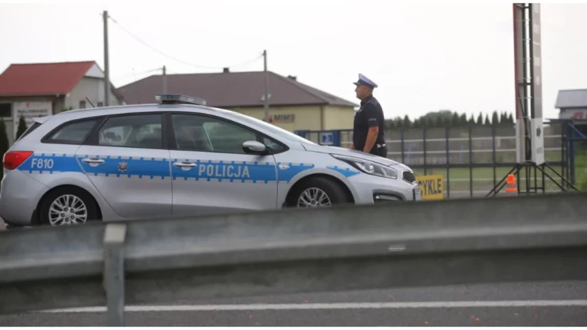 Spożywali alkohol w Parku Traugutta. Podczas legitymowania policja znalazła coś znacznie gorszego