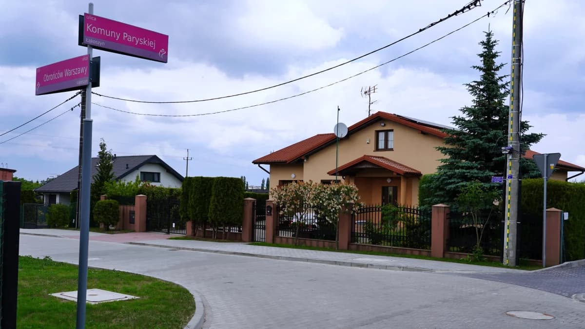 Ulice Kolumba i Obrońców Warszawy po modernizacji.