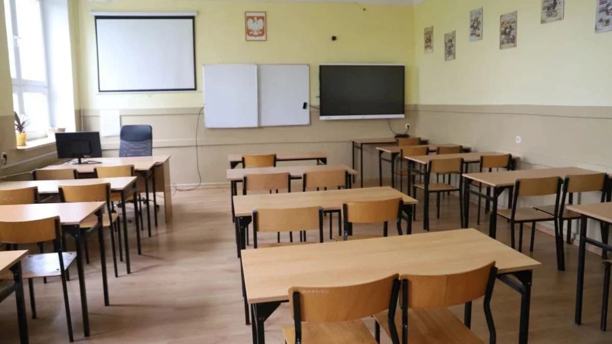 Nie tylko czerwony pasek. W polskich szkołach pojawił się nowy trend kolorowych wyróżnień
