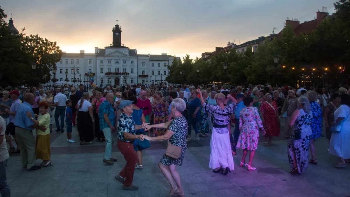 Powitanie wakacji, potańcówka na starówce, ZOONOC, spotkanie poetów, Festiwal Form Wielu. Co się będzie działo w weekend w Płocku?