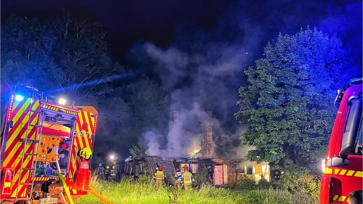Nocny pożar na Pomorzu. Strażacy przez trzy godziny walczyli z żywiołem