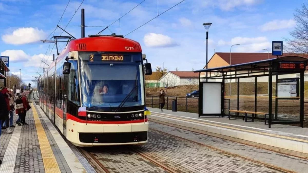 Wykolejenie tramwaju w Gdańsku. Ważna trasa została zablokowana, wprowadzono zmiany