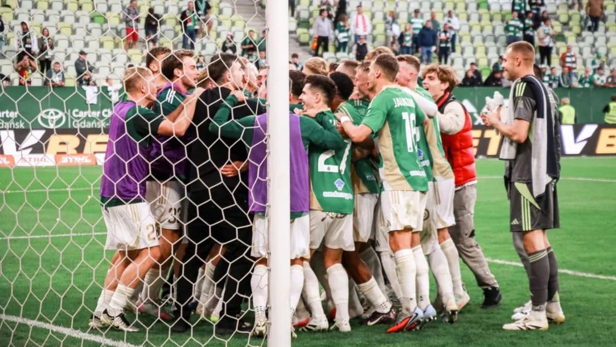 Krajobraz po spadku. Lechia Gdańsk przechodzi kadrową rewolucję