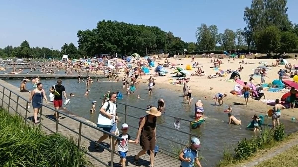 Tłumy jak w zagranicznym kurorcie. A to tylko plaża niedaleko Łodzi