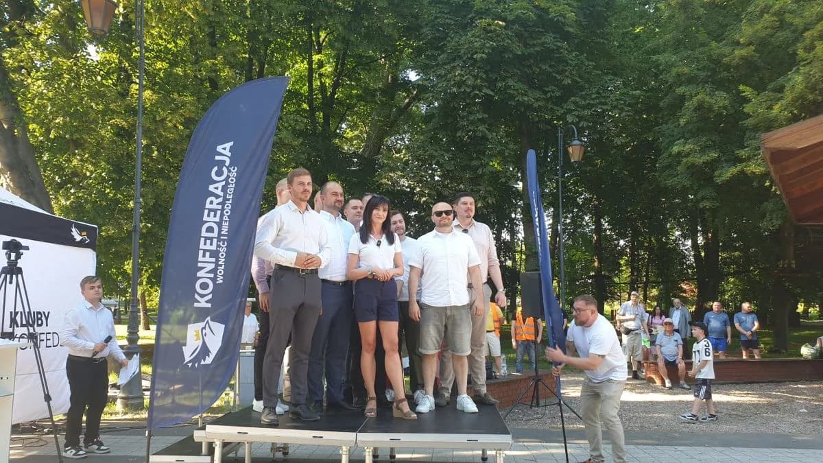 Niespodziewany gość skradł show Konfederacji w Zgierzu. Ludzie ruszyli po zdjęcia