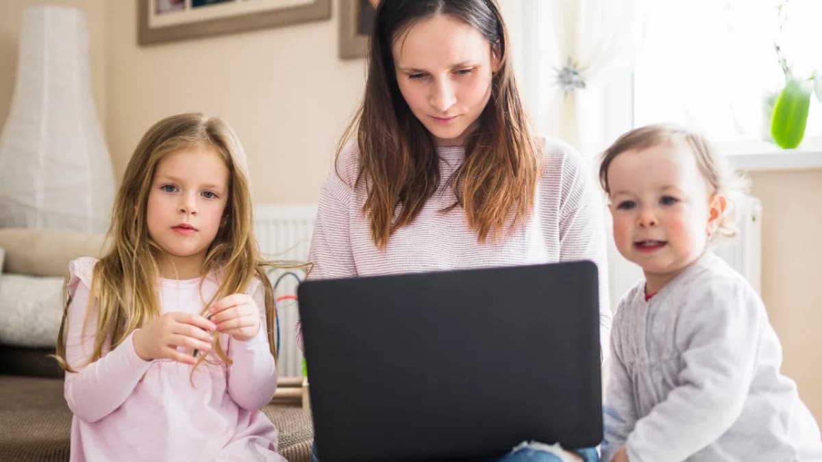 Ważny komunikat dla rodziców. ZUS przypomina o kluczowej dacie w czerwcu