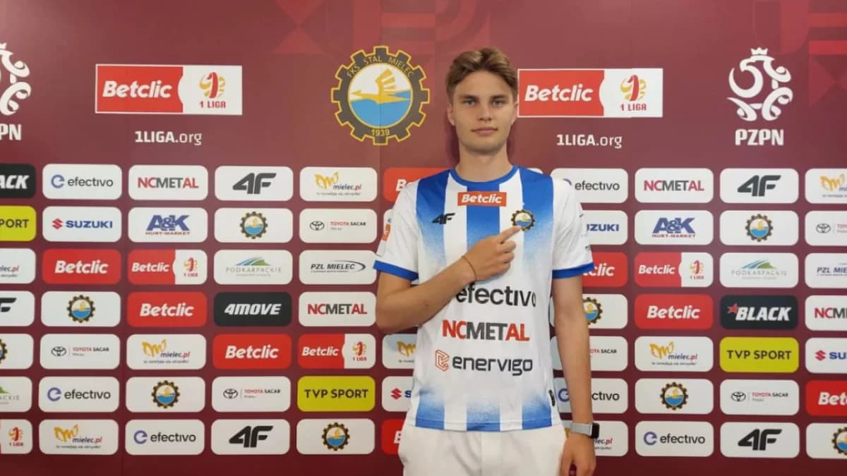 Nowy zawodnik w talii Damiana Skiby. Natan Niedźwiedź wraca do Stali Mielec