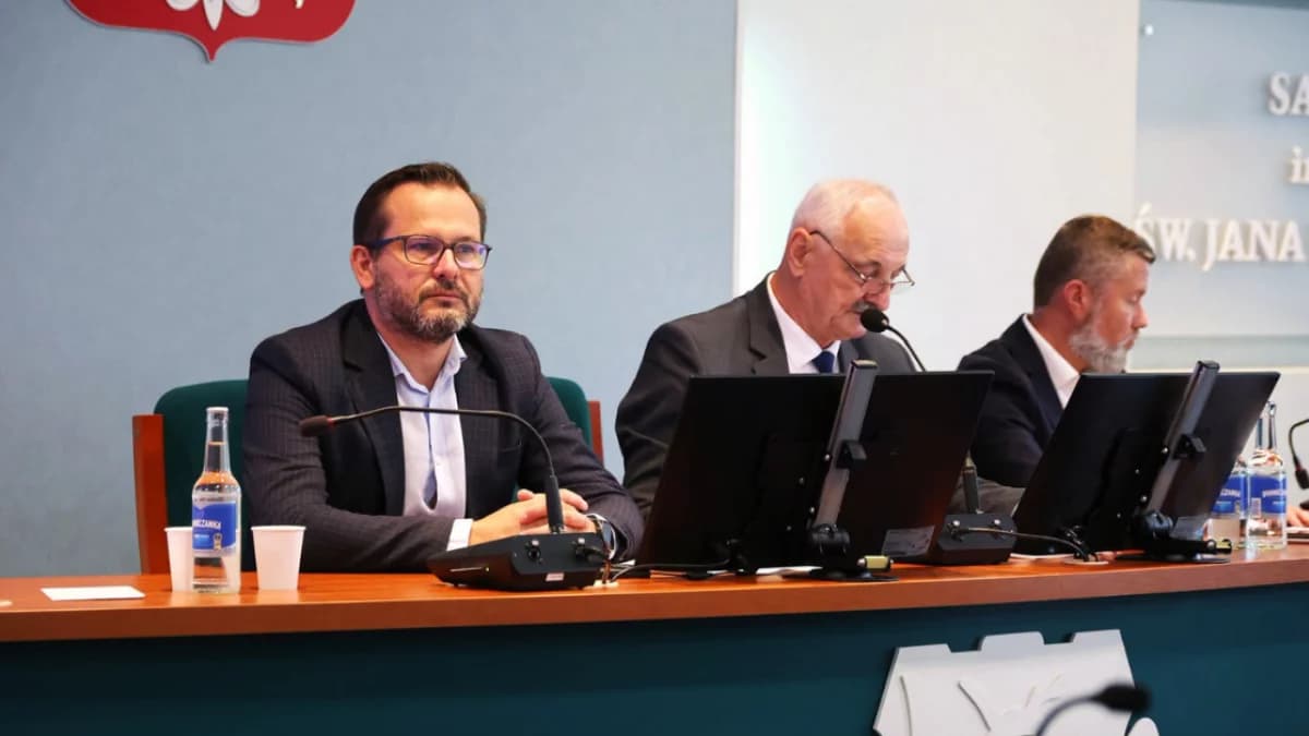 Debata o stanie Mielca i decyzja rady. Prezydent Radosław Swół z wotum zaufania