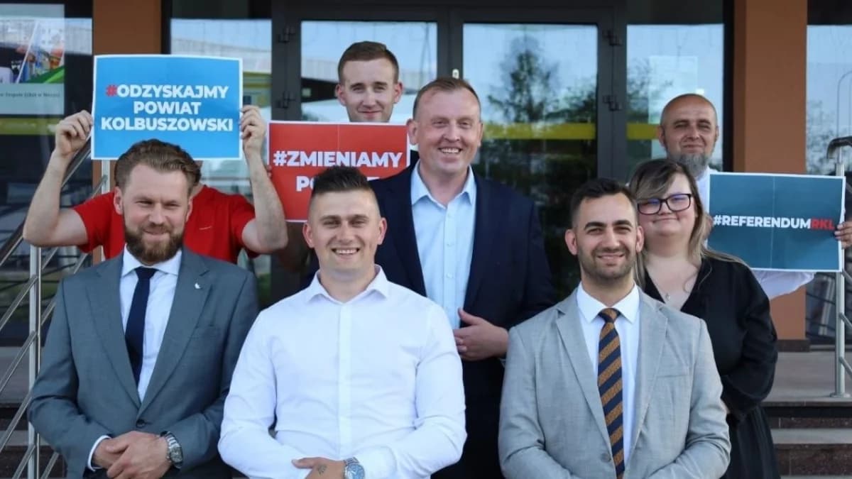 Referendum w powiecie kolbuszowskim stało się faktem. Sensacyjne wieści przed starostwem! [ZDJĘCIA - WIDEO]