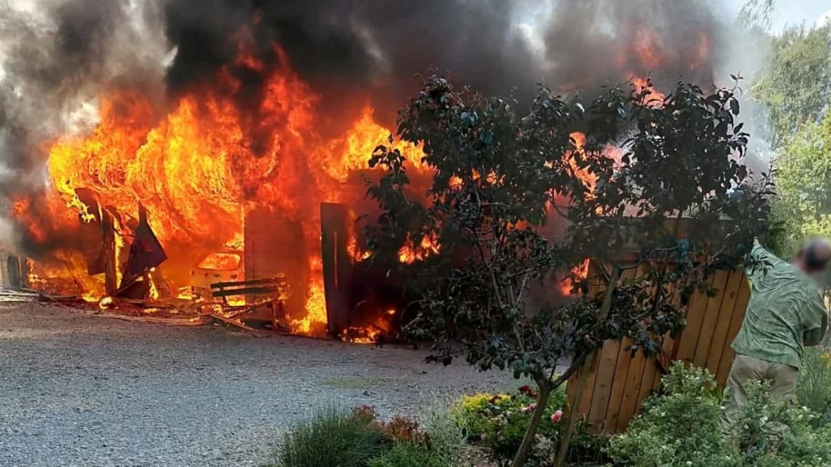 Trudna akcja strażaków w upale. W akcji niemal 30 strażaków [ZDJĘCIA]