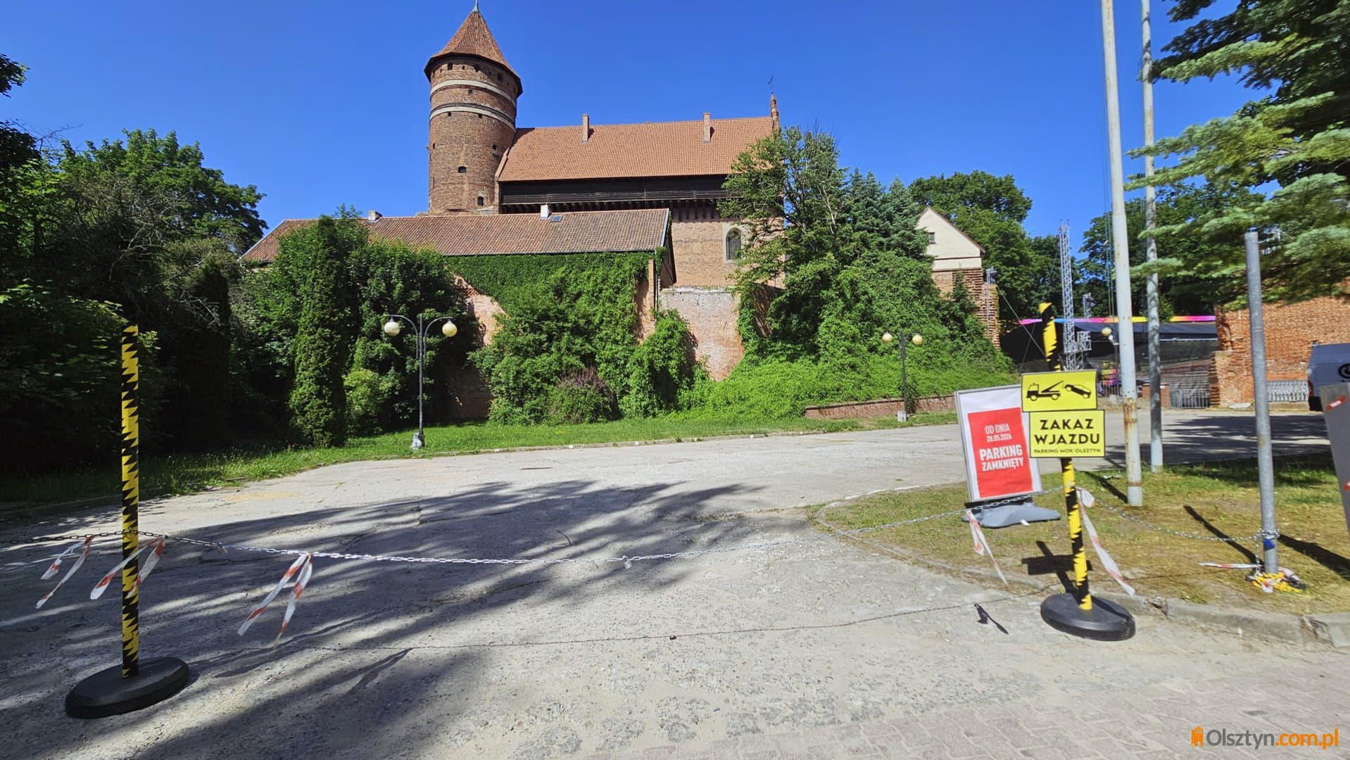 Miasto „porządkuje” okolice zamku. Parking przy ul. Okopowej został zamknięty