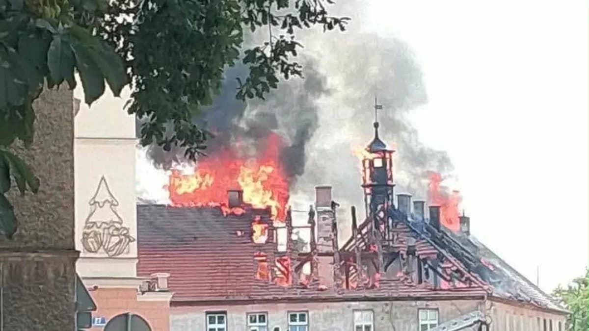 Poszkodowane zostały dwie osoby w pożarze przy ul. Złotostockiej. KAMIENIEC ZĄBKOWICKI