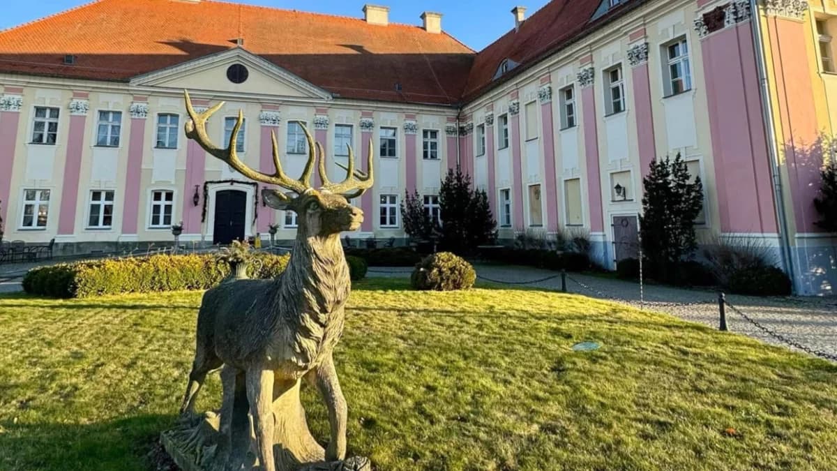 Darmowe letnie zwiedzanie Pałacu w Trzeboszu
