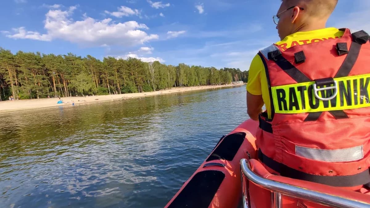 Dziś Dzień Ratownika Wodnego. To oni dbają o nasze bezpieczeństwo, ratują i edukują