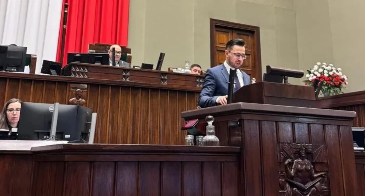 Zakaz komórek w szkołach? Sejm debatował n…