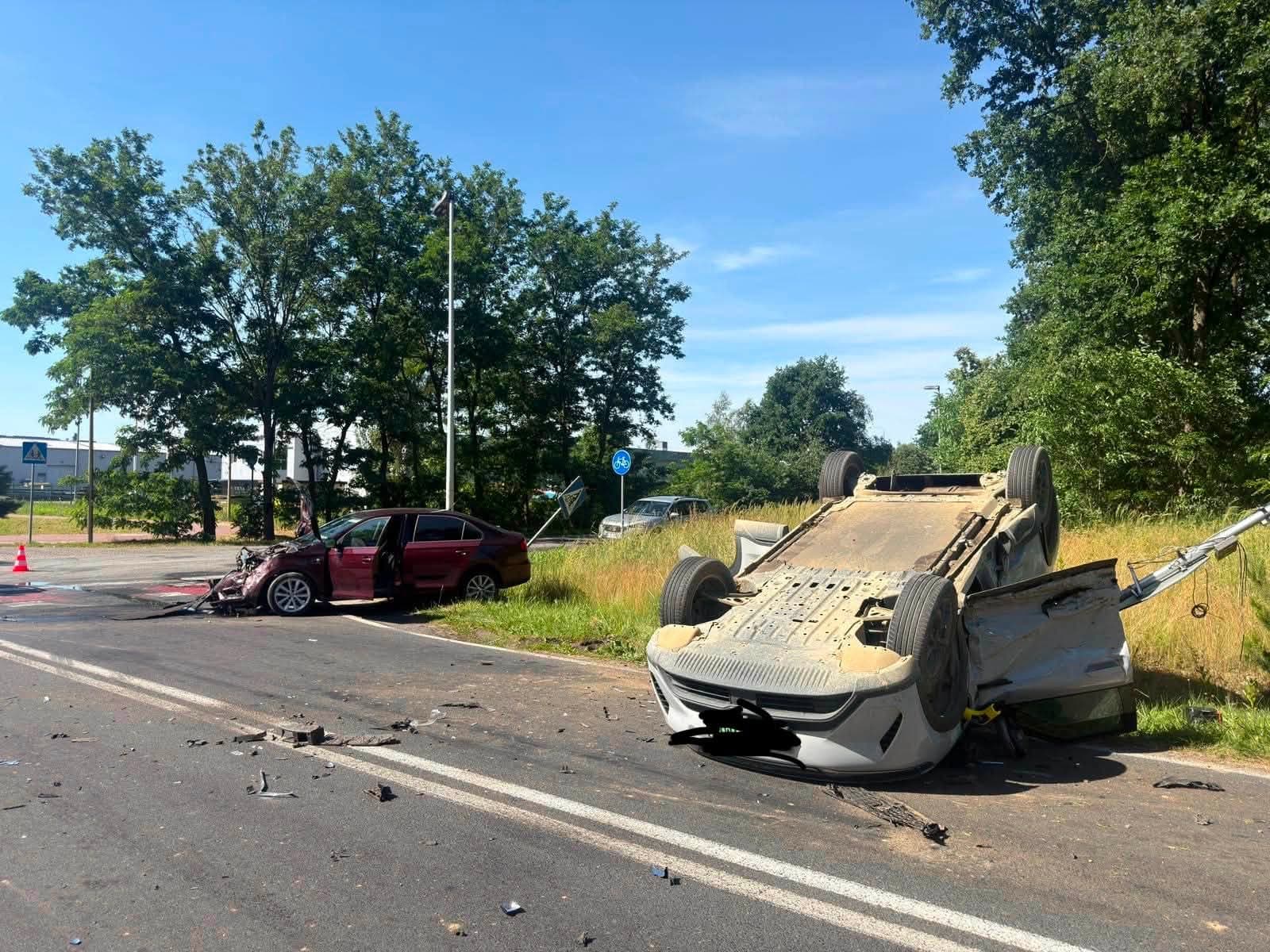 Zderzenie dwóch pojazdów w Łozienicy