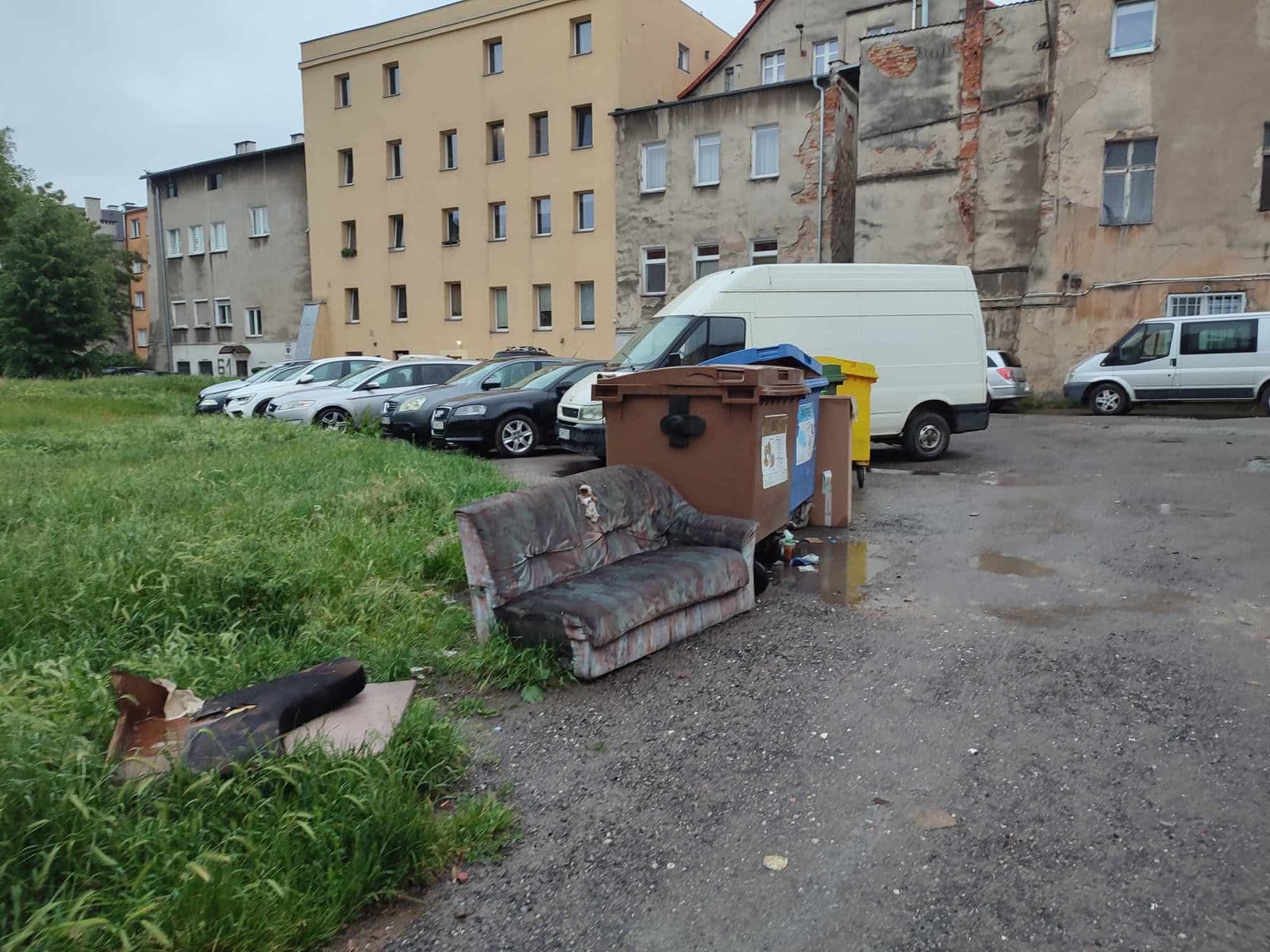 Wstyd w centrum Świdnicy. Miasto twierdzi, że nie ma projektu, który samo zleciło za 80 tysięcy zł [FOTO]