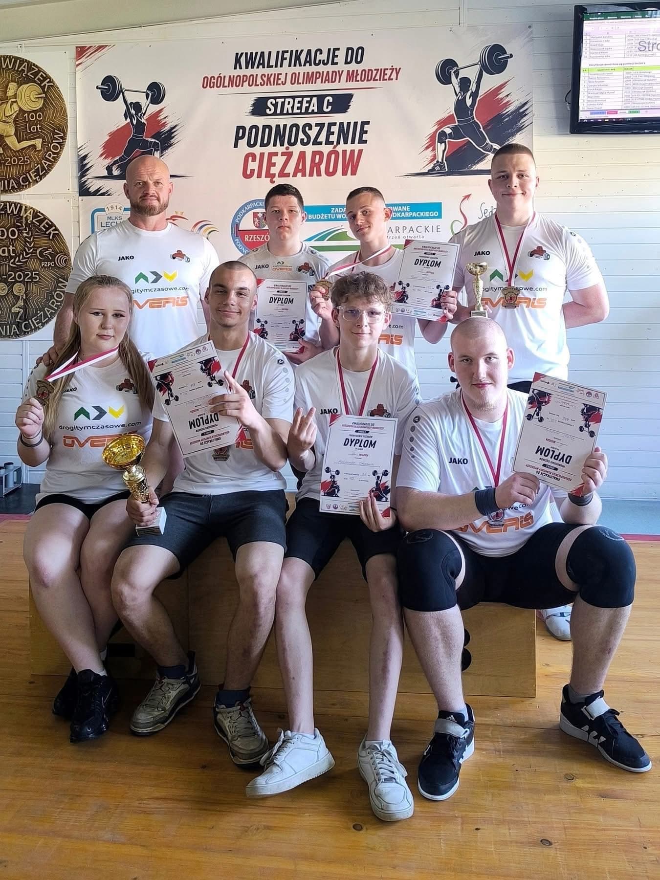 KOMPLET ŁUKOWSKICH SZTANGISTÓW WYSTARTUJE NA OLIMPIADZIE