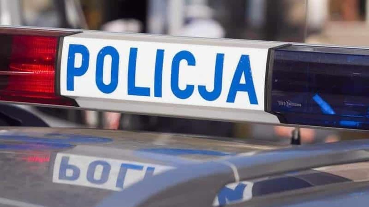 Potrącenie 36-letniego rowerzysty. Mężczyzna wjechał wprost pod samochód