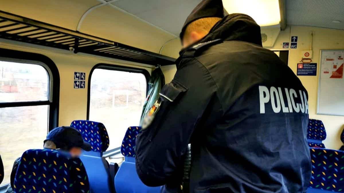 15-latka wsiadła do pociągu i zniknęła. Policja prowadzi pilne poszukiwania