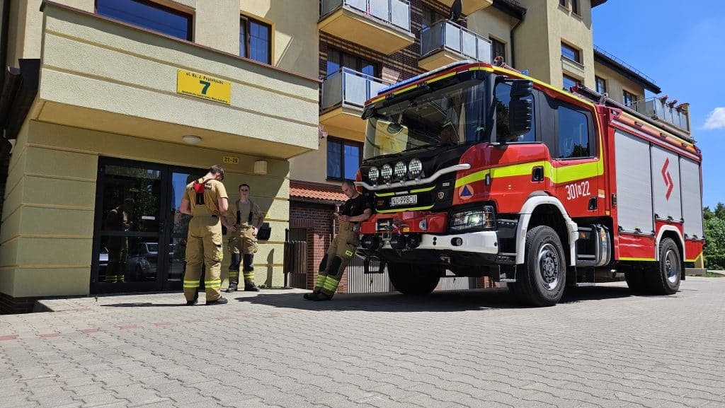 21-latek wypadł z balkonu na czwartym piętrze w Olsztynie. Policja wyjaśnia okoliczności