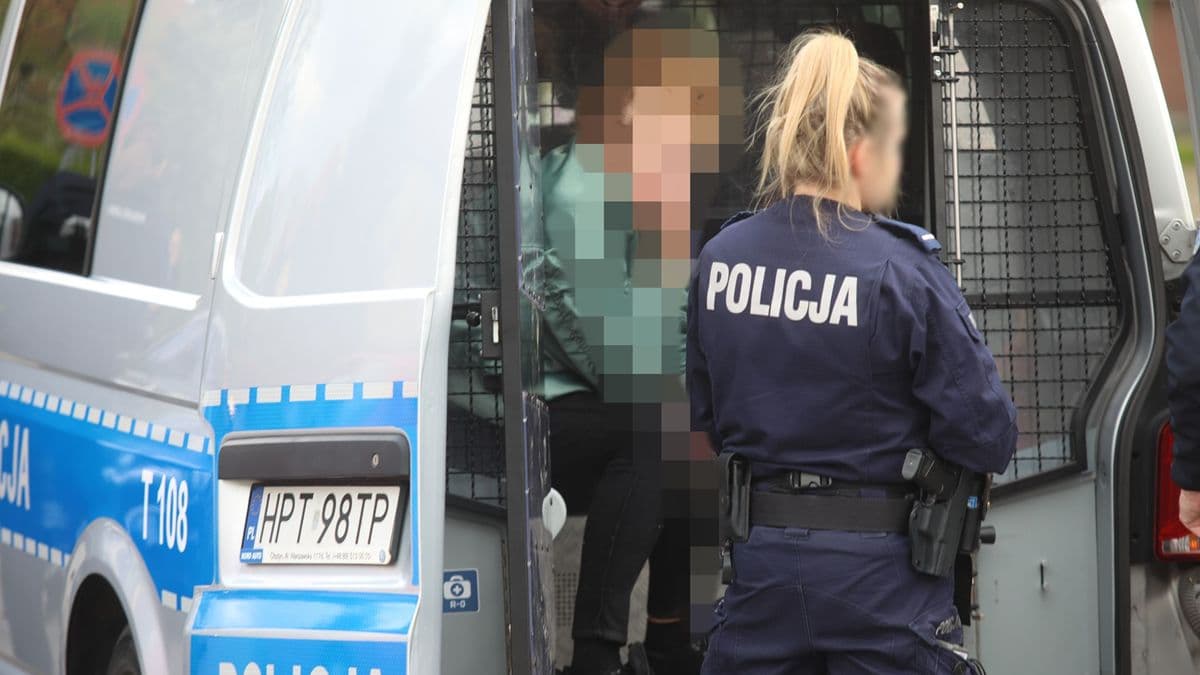 27-letnia matka w takim stanie opiekowała się trójką dzieci. Interweniowała policja