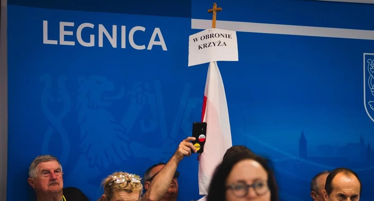 Jak prezydent Legnicy odpowiedział na petycję Ordo Iuris w sprawie krzyża?