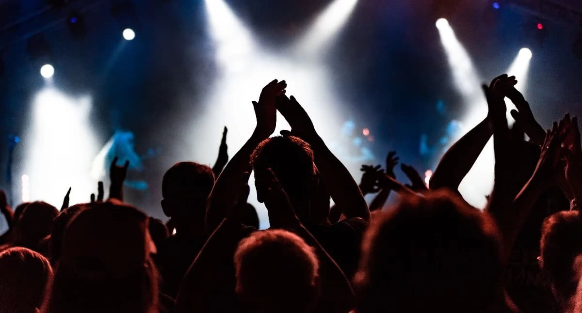 W garderobie na gwiazdy Dni Złotoryi ma czekać szampan, whisky, wódka i... zdrapki Lotto