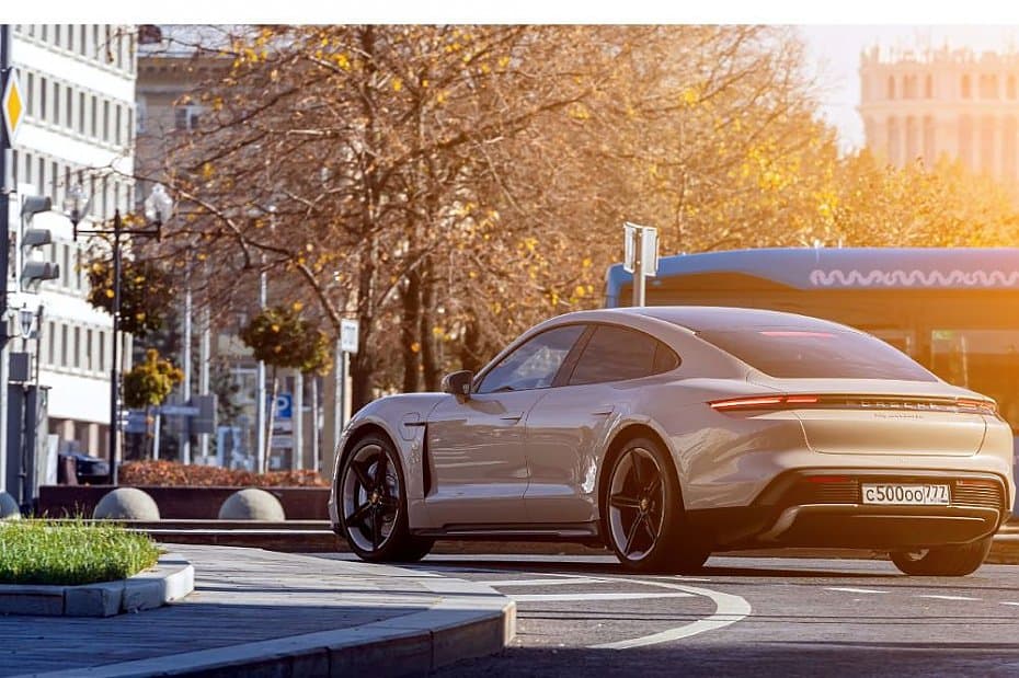 Porsche i elektromobilność - czy Taycan to przyszłość motoryzacji