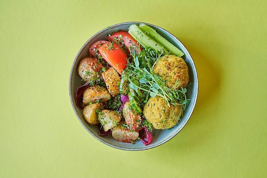 Czy catering wegetariański się opłaca? Podejmij świadomą decyzję!