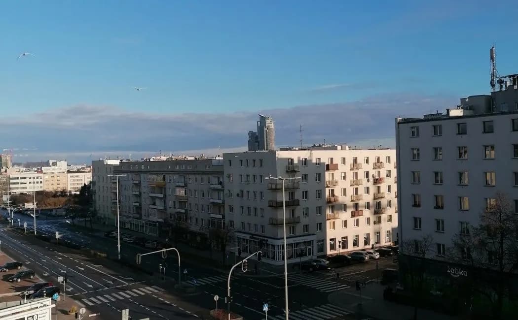 Wakacje ruszyły w Gdyni. W SP 51 pożegnano ósmoklasistów w amfiteatrze