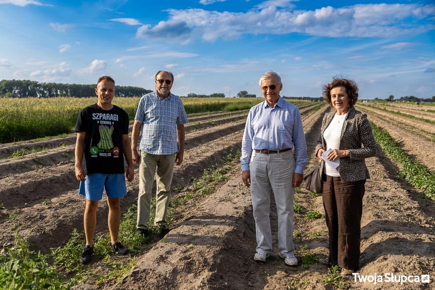 Szparagi to jego pasja od dziewięciu lat. Gospodarstwo stworzył od podstaw.