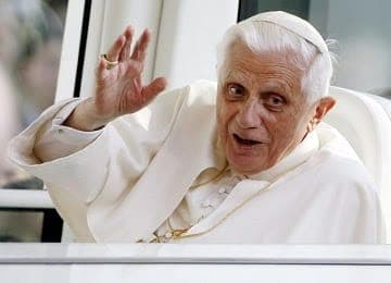 Ropczyce – (16.04.2019 r) – „92 lata kończy dziś emerytowany papież Benedykt XVI”