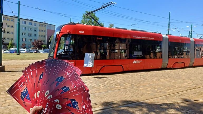 Bydgoski tramwaj wyjechał na śląskie tory tory. „Banek” wozi już pasażerów