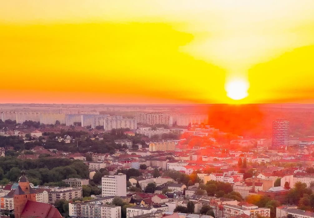Upały nad Gorzowem. Miasto apeluje o ostrożność i wzajemną troskę Najbliższe dni przyniosą wysokie temperatury. W związku z prognozowanymi upałami miejskie służby...
