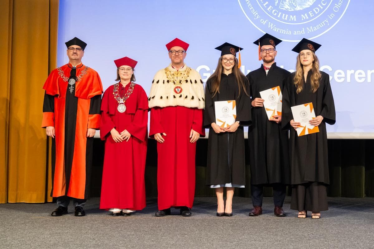 Kolejni lekarze opuścili mury uczelni. Ponad setka absolwentów Collegium Medicum UWM