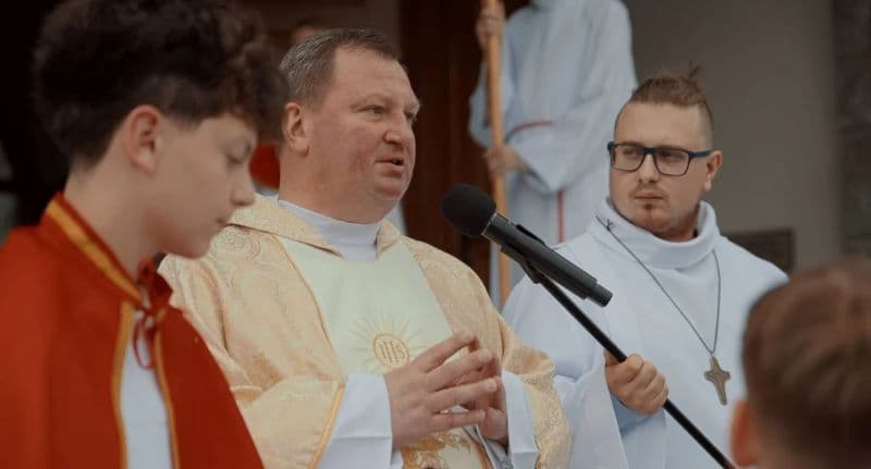 Kościół w Łączanach ma nowego proboszcza. Tam, skąd przybywa, już za nim tęsknią
