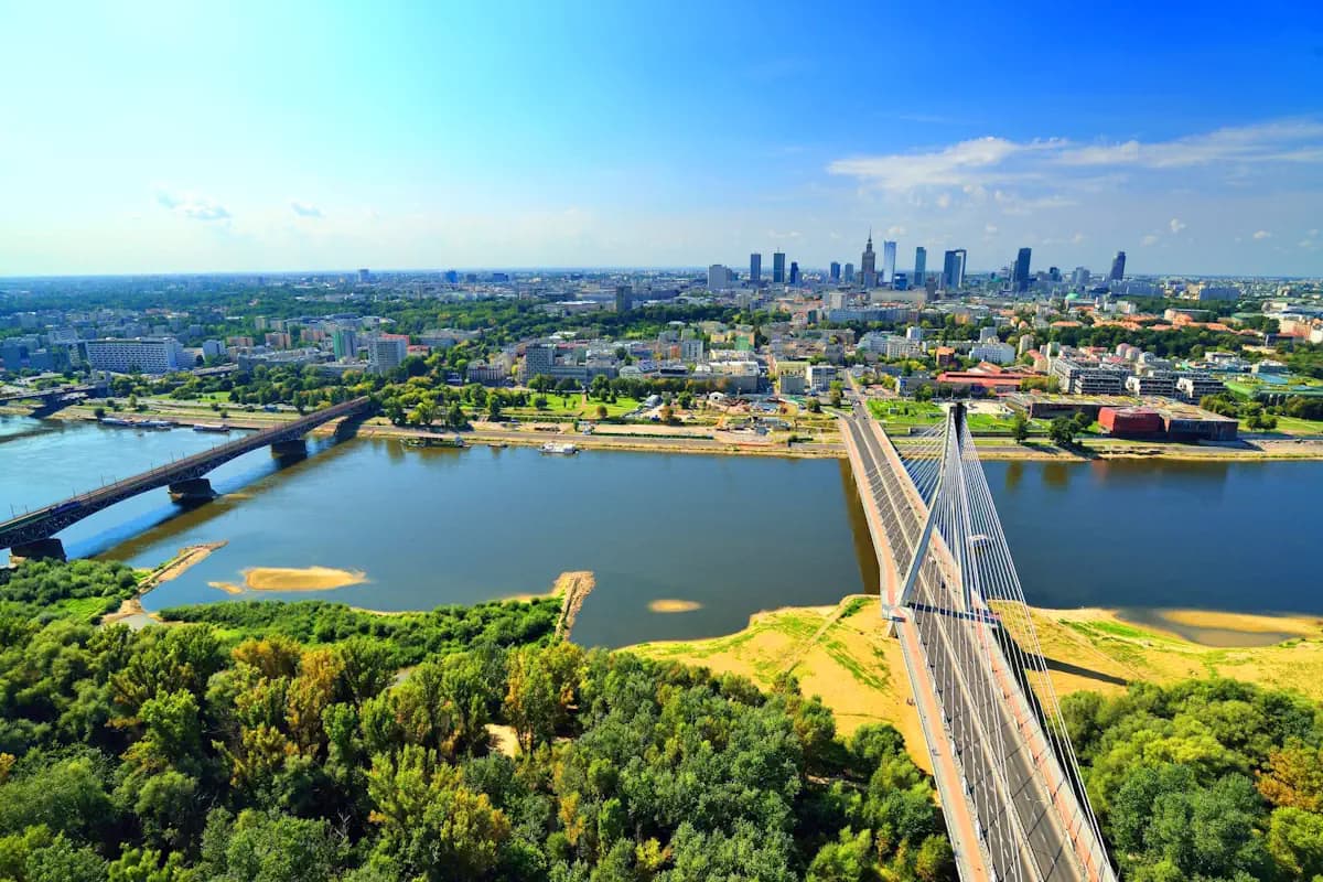 To nie żart. Warszawa nie marnuje wody z basenów i wykorzystuje ją w całym mieście