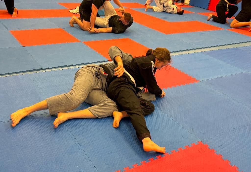 Samoobrona na plaży. Piknik Bosmański z brazylijskim jiu jitsu