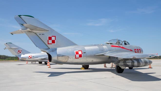 Historyczne odrzutowce będą stacjonować na Warmii i Mazurach. FUBAR AVIATION wybiera Port Lotniczy Olsztyn-Mazury