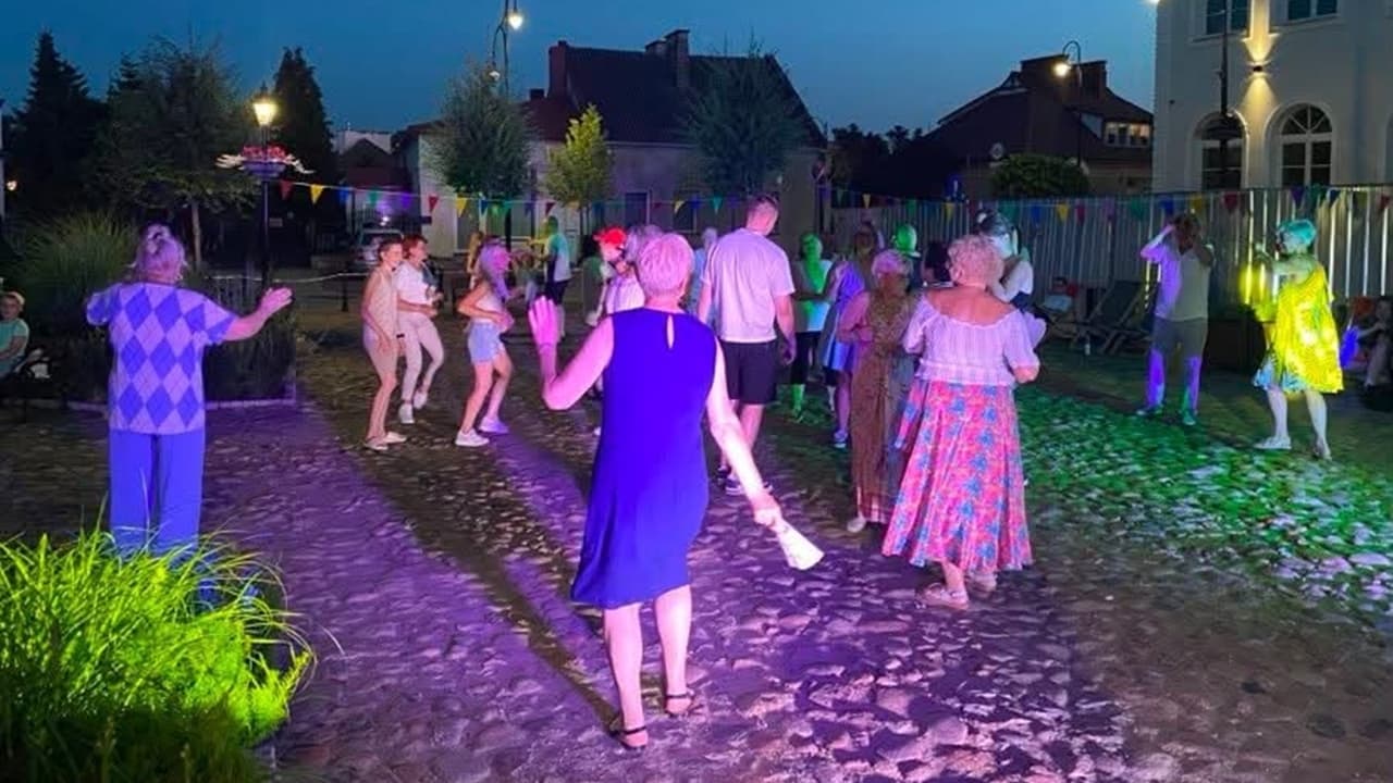 Pierwsza potańcówka na Rynku w Zakroczymiu przyciągnęła tłumy. Mieszkańcy już pytają o kolejną